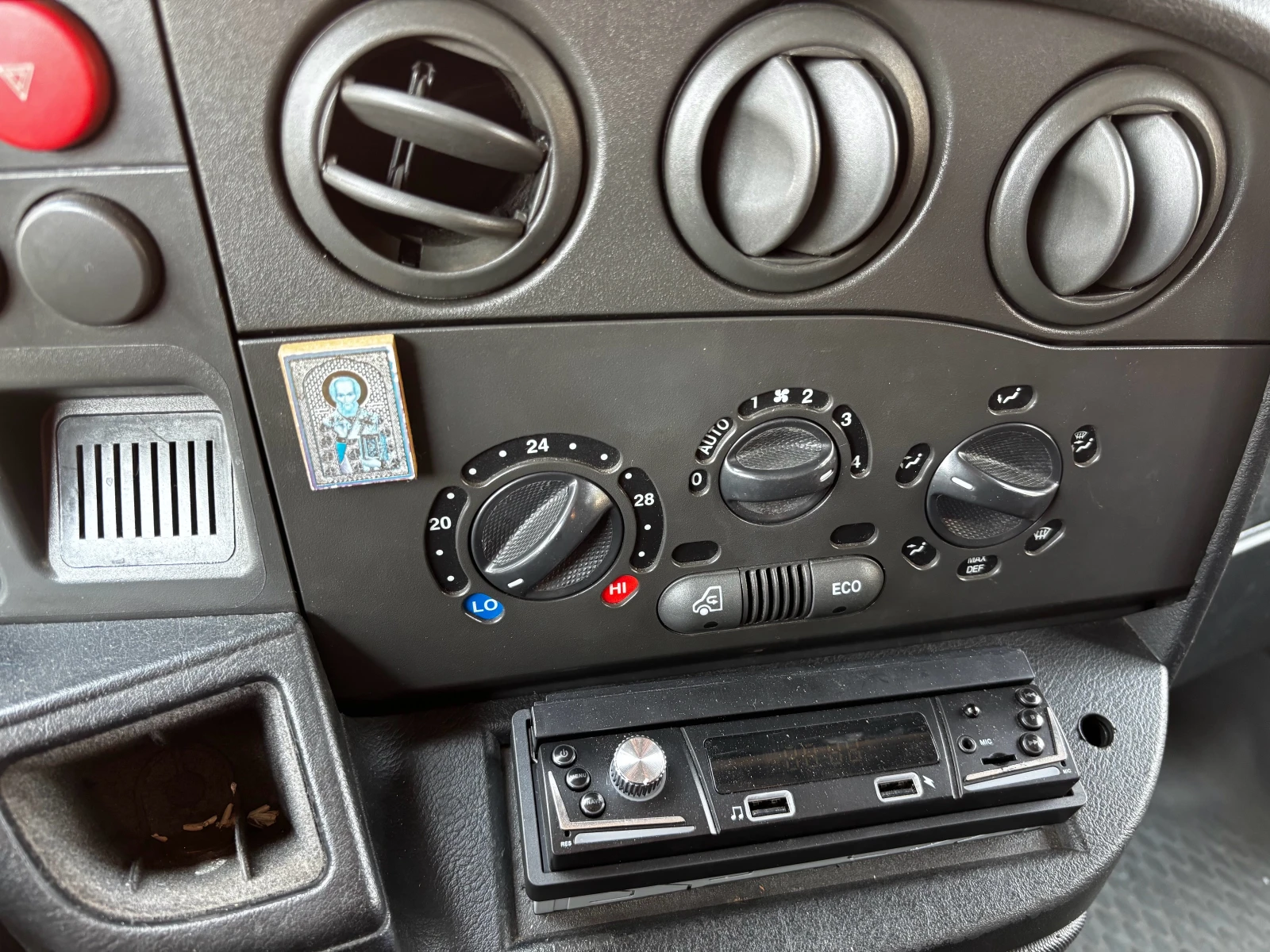 Iveco 35s12 с фургон, снимка 16 - Бусове и автобуси - 55717839