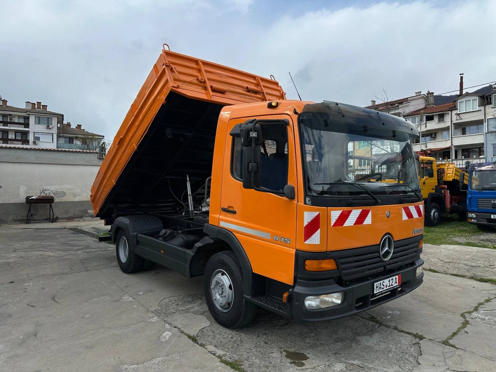 Mercedes-Benz Atego 815* Тристранен самосвал* Топ състояние, снимка 2 - Камиони - 54148882
