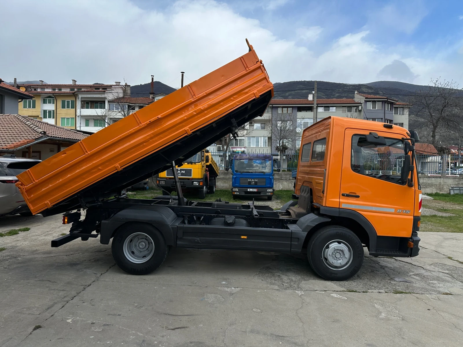 Mercedes-Benz Atego 815* Тристранен самосвал* Топ състояние, снимка 3 - Камиони - 54148882