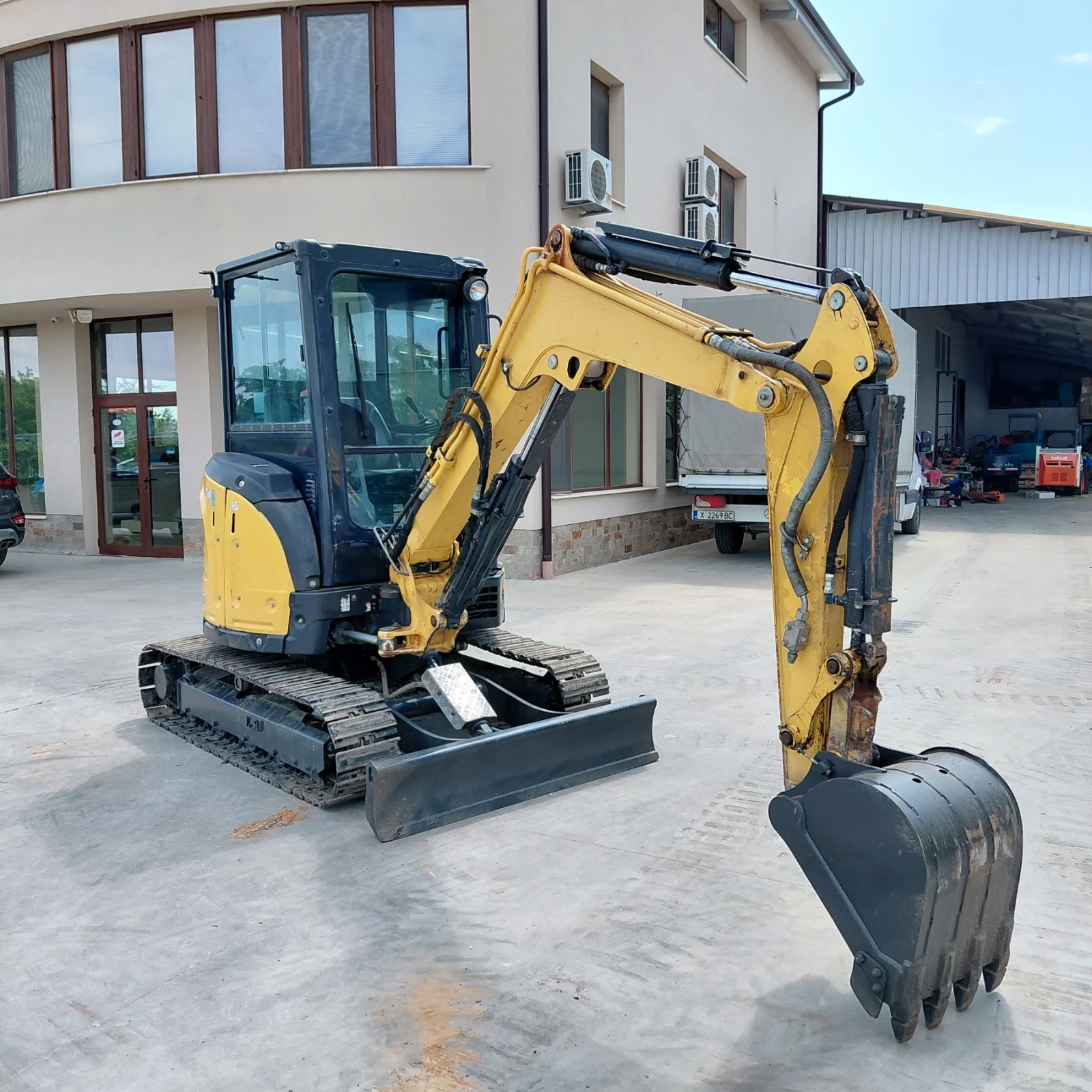 ����� Yanmar VIO30-6 * �������� * ����� �� ��� *  | Mobile.bg � ����������� 7