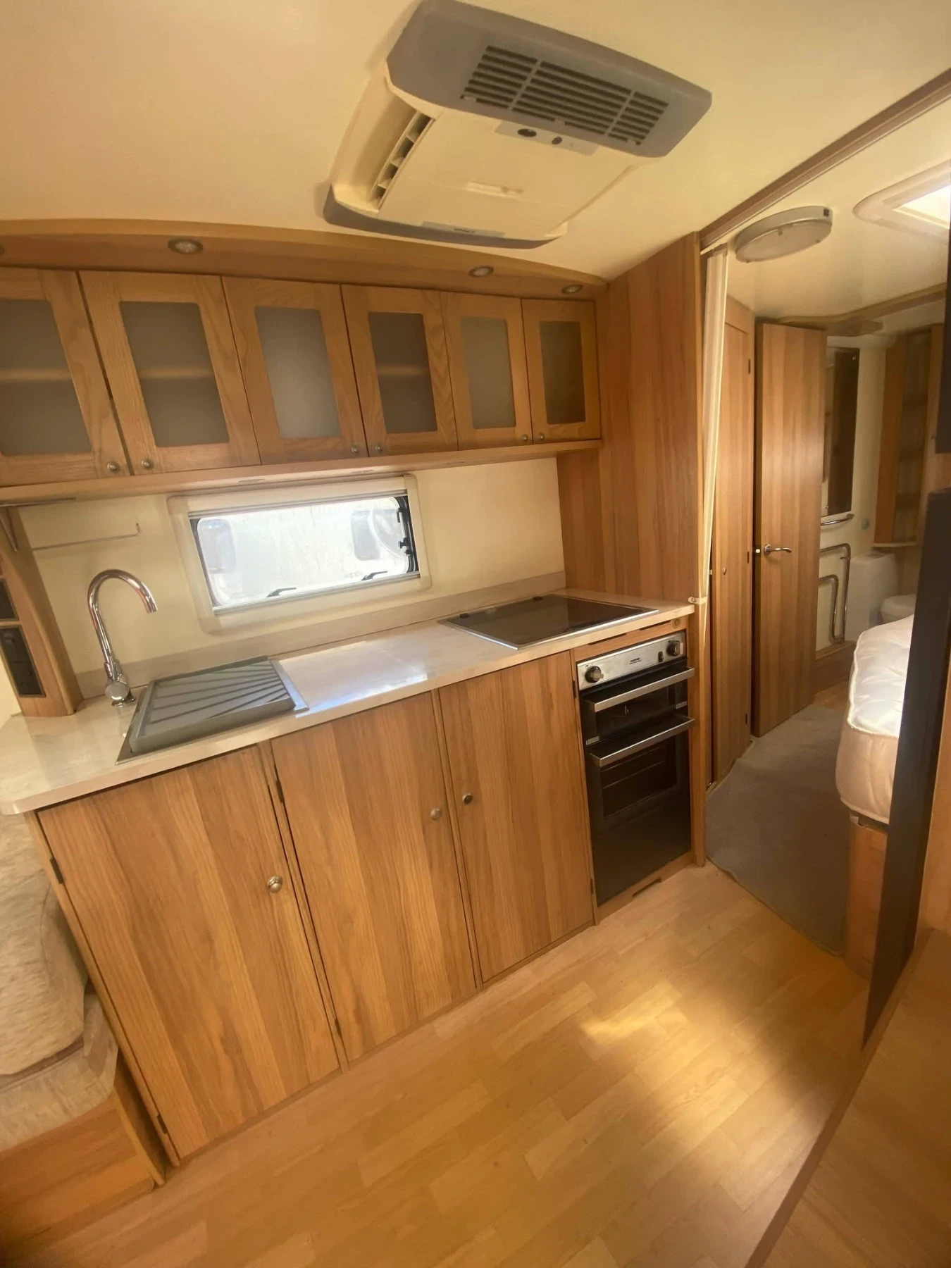 Каравана Tabbert BAILEY UNICORN-Alu-Tech-Bodyshell.ФОРСЕЛТ/MOVER/, снимка 8 - Каравани и кемпери - 54920724