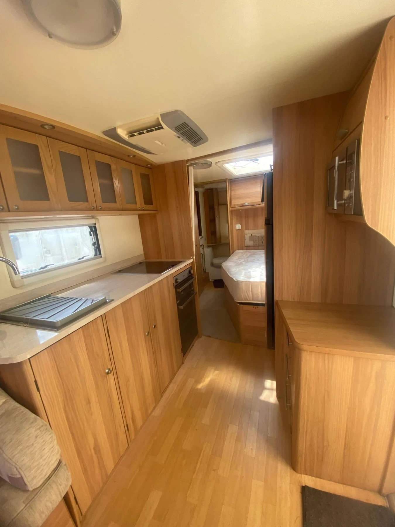 Каравана Tabbert BAILEY UNICORN-Alu-Tech-Bodyshell.ФОРСЕЛТ/MOVER/, снимка 17 - Каравани и кемпери - 54920724