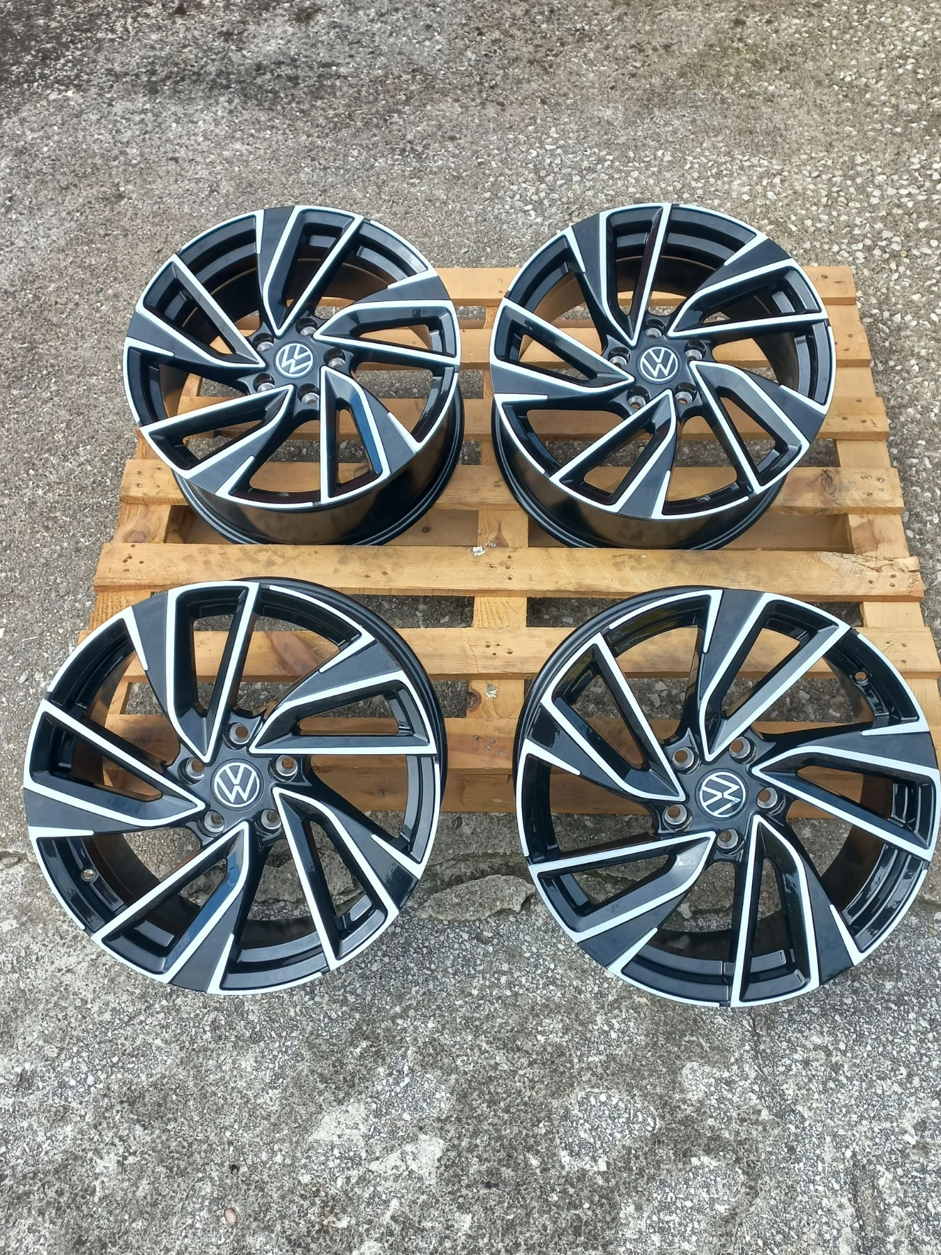 Джанти за VW, снимка 11 - Гуми и джанти - 56620051