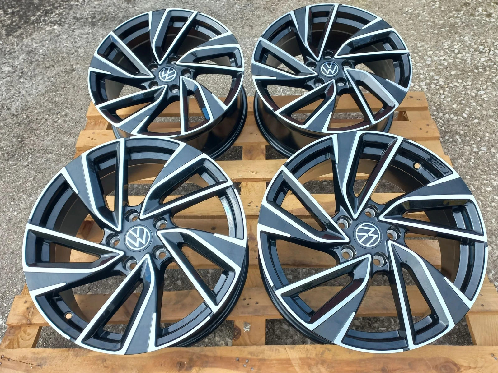 Джанти за VW, снимка 2 - Гуми и джанти - 56620051
