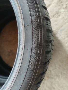Гуми Зимни 225/45R19, снимка 3 - Гуми и джанти - 52928396