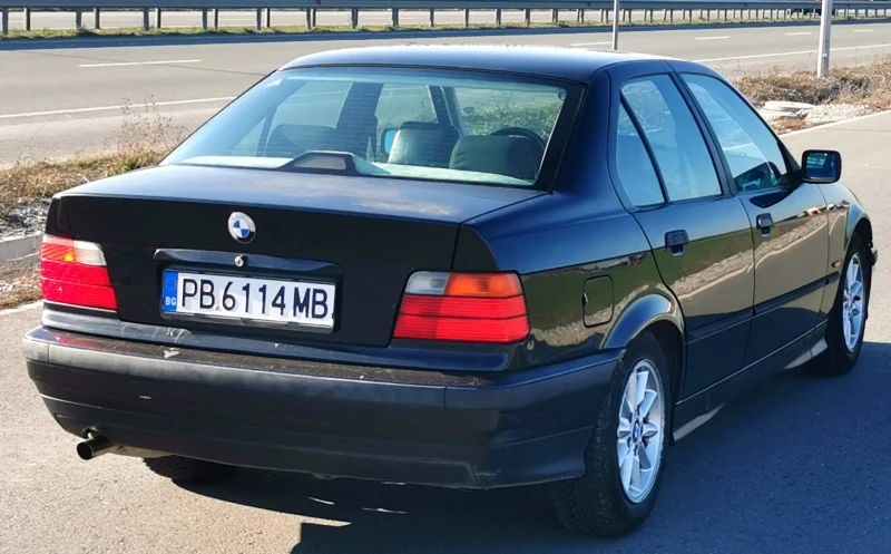 BMW 318 Is, снимка 3 - Автомобили и джипове - 49393377