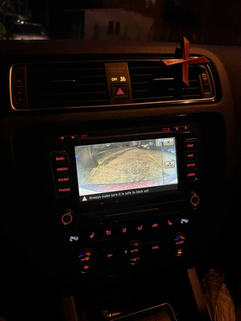 VW Jetta 2.0 TDI, снимка 15 - Автомобили и джипове - 52578123