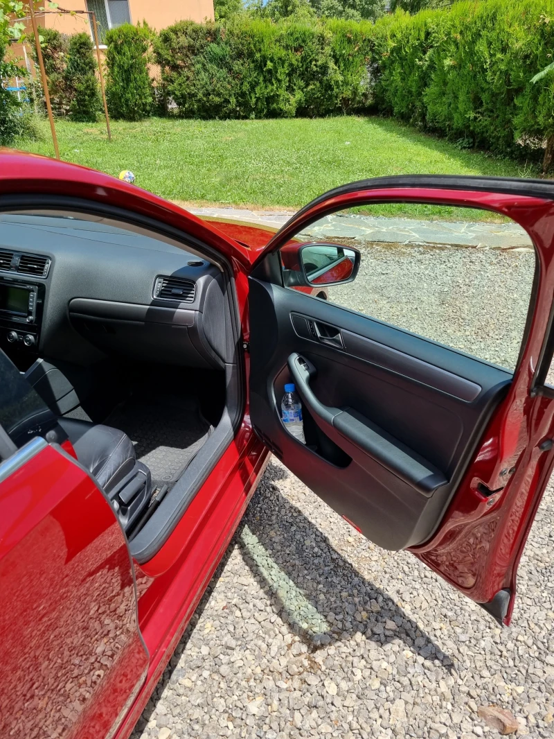 VW Jetta 2.0 TDI, снимка 6 - Автомобили и джипове - 52578123