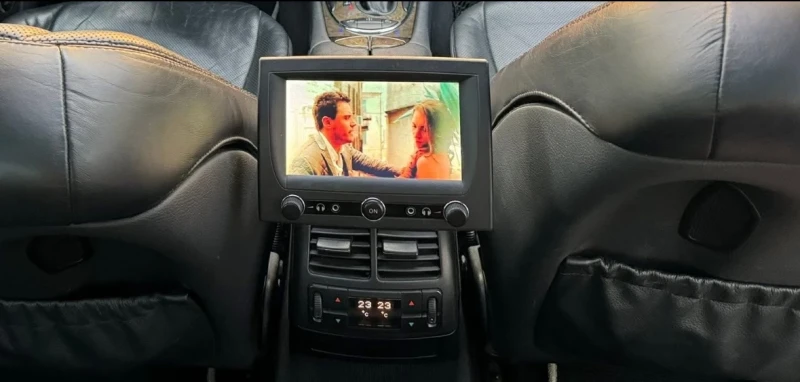 Mercedes-Benz E 320 Доста Екстри  Поръчков, снимка 12 - Автомобили и джипове - 52257681