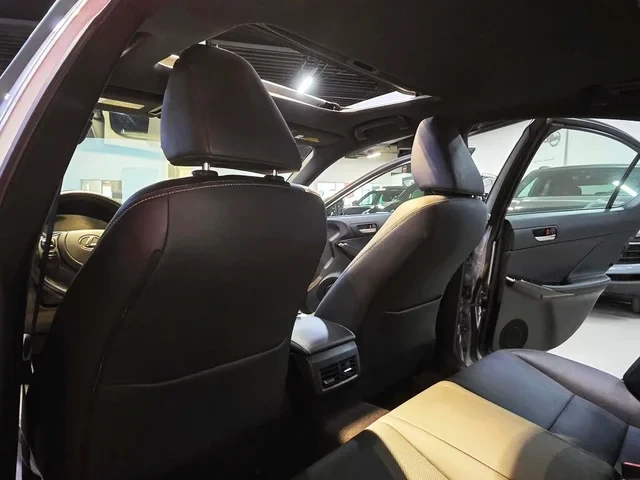 Lexus IS ПАНО* ПОДГРЕВ* ОБДУХВАНЕ* KEYLESS* , снимка 14 - Автомобили и джипове - 53735060