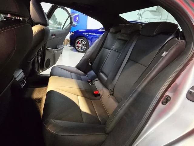 Lexus IS ПАНО* ПОДГРЕВ* ОБДУХВАНЕ* KEYLESS* , снимка 15 - Автомобили и джипове - 53735060