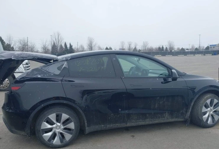 Tesla Model Y 2023 LFP Батерия, снимка 10 - Автомобили и джипове - 54337129