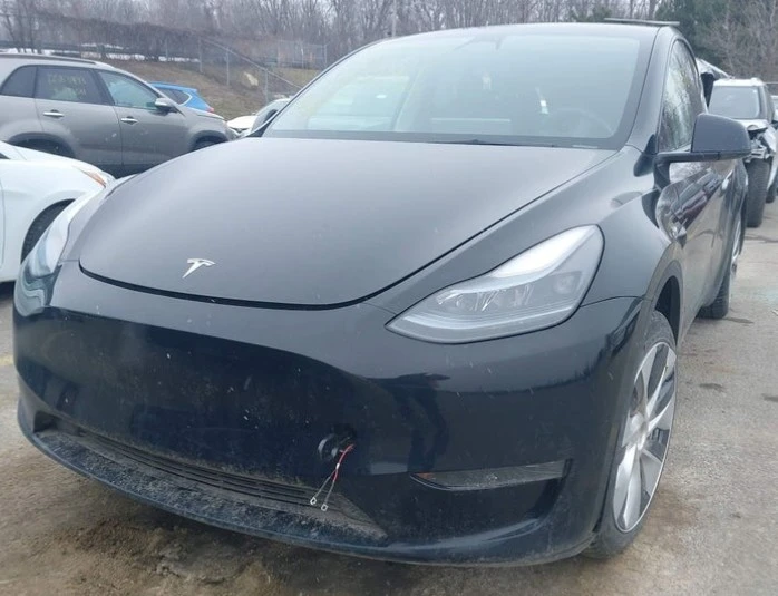 Tesla Model Y 2023 LFP Батерия, снимка 9 - Автомобили и джипове - 54337129