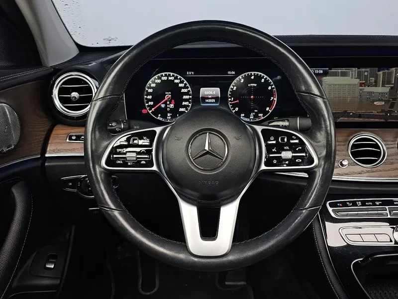 Mercedes-Benz E 300 E300 4Matic Exclusive, снимка 13 - Автомобили и джипове - 55136842
