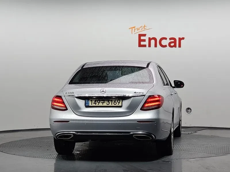 Mercedes-Benz E 300 E300 4Matic Exclusive, снимка 4 - Автомобили и джипове - 55136842