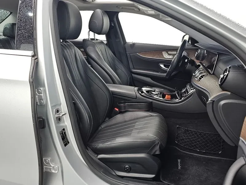 Mercedes-Benz E 300 E300 4Matic Exclusive, снимка 10 - Автомобили и джипове - 55136842