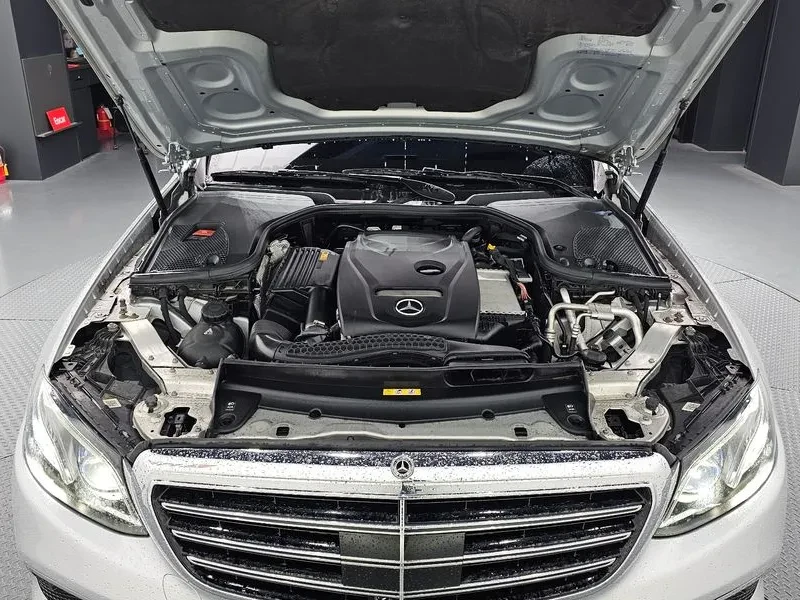 Mercedes-Benz E 300 E300 4Matic Exclusive, снимка 6 - Автомобили и джипове - 55136842
