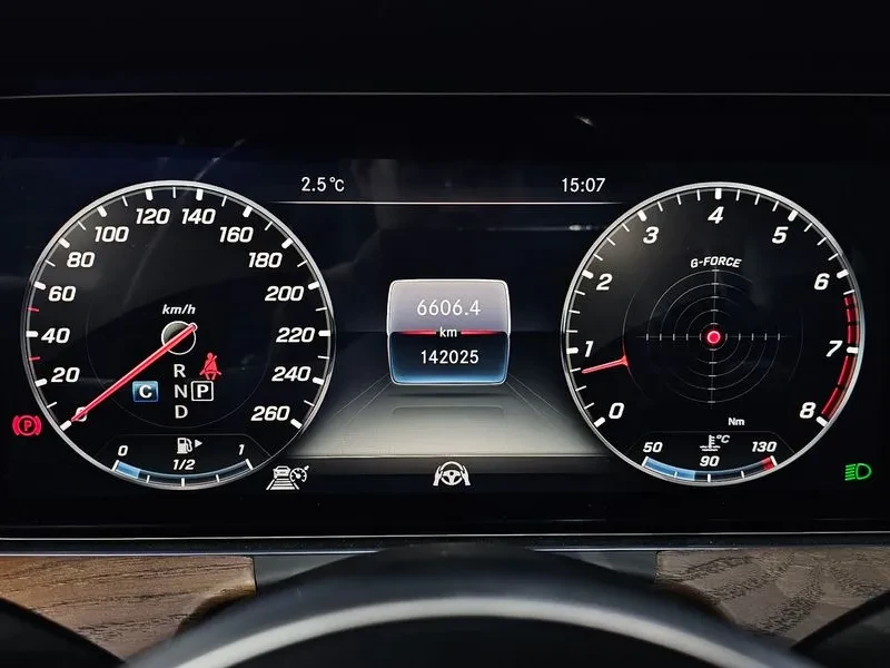 Mercedes-Benz E 300 E300 4Matic Exclusive, снимка 8 - Автомобили и джипове - 55136842