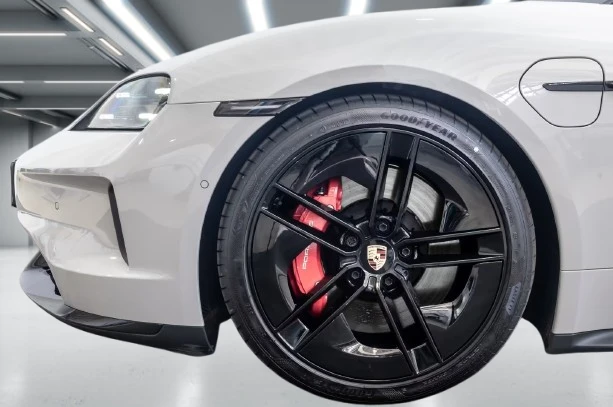 Porsche Taycan GTS Sport Turismo = Sport Package = Гаранция, снимка 5 - Автомобили и джипове - 55640394