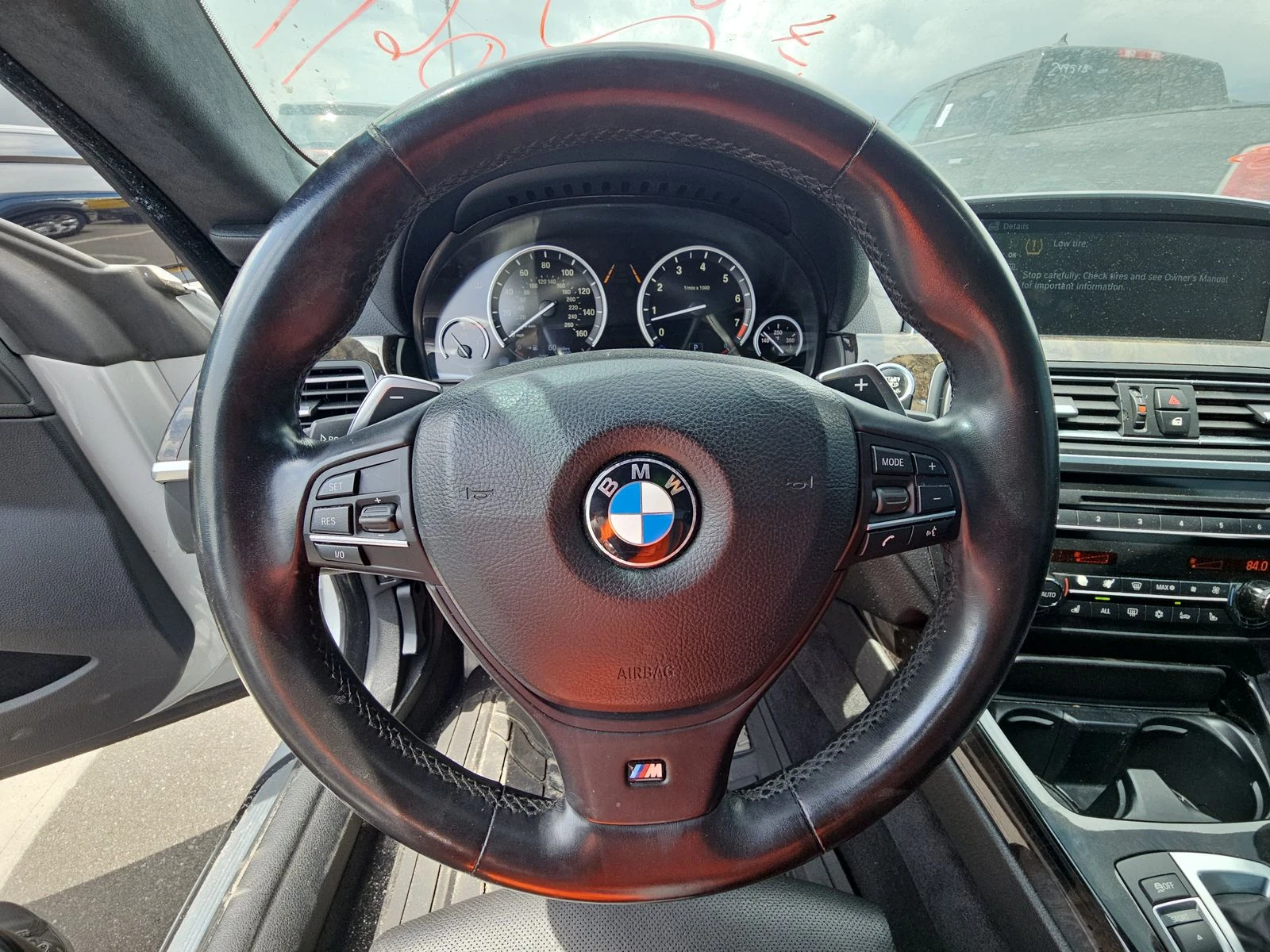 BMW 640 M* SPORT* ПОДГРЕВ* ОБДУХВАНЕ* ХЕДЪП* МЪРТВ* ТОЧКА* - изображение 9