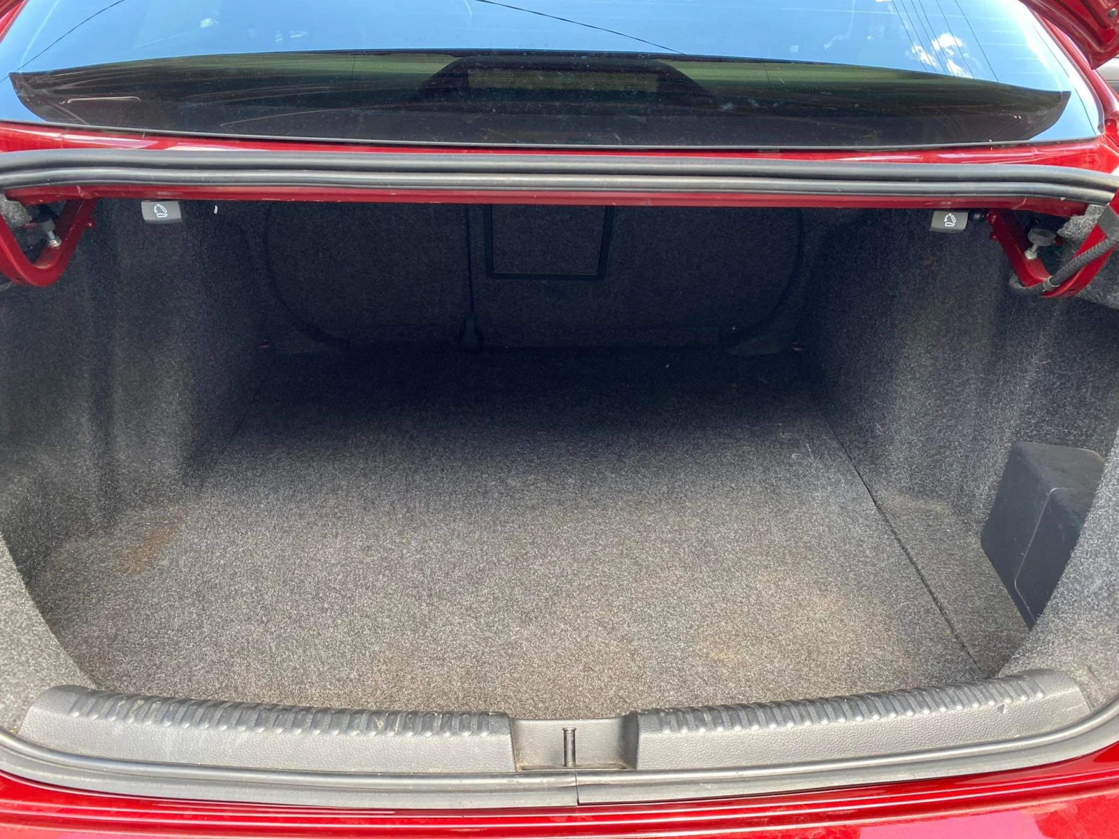 VW Jetta 2.0 TDI - изображение 10