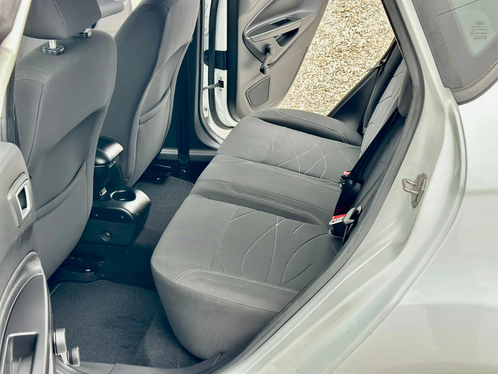 Ford Fiesta 1.5TDCI* Euro5B - изображение 10