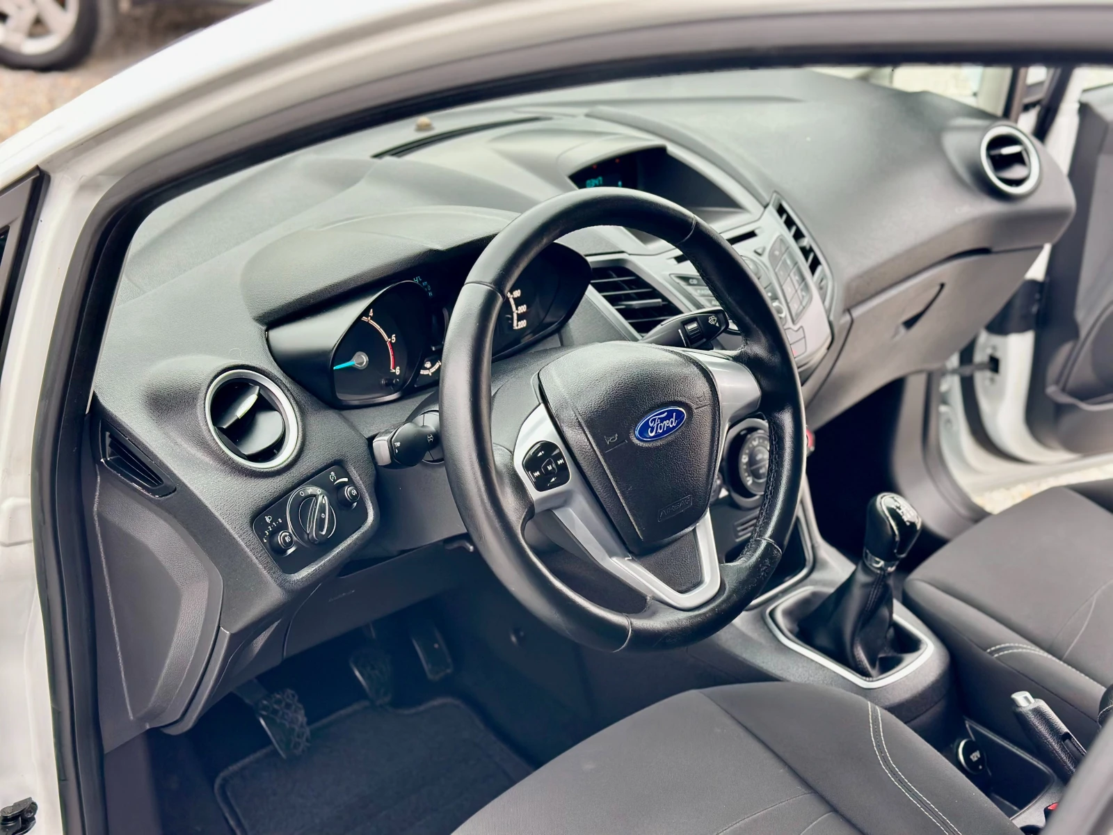 Ford Fiesta 1.5TDCI* Euro5B - изображение 8