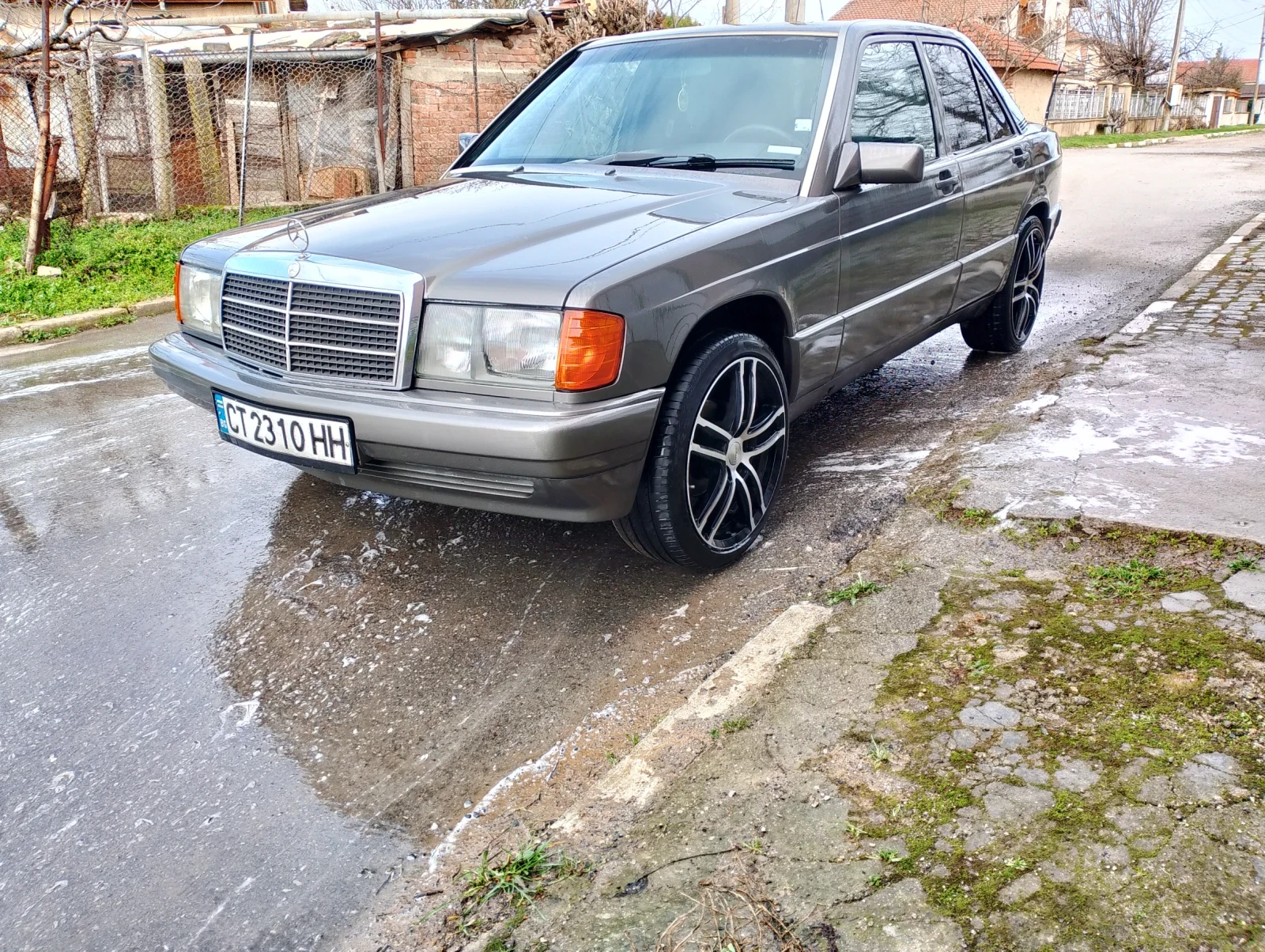 Mercedes-Benz 190  - изображение 2