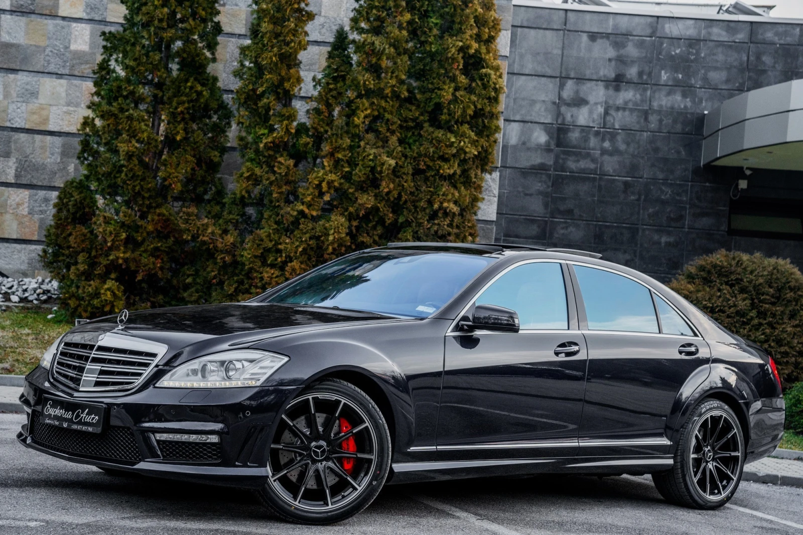 Mercedes-Benz S 500 AMG* 4MATIC* 3XTV* PANORAMA* Night* BANG&OLUFSEN, снимка 2 - Автомобили и джипове - 53937415