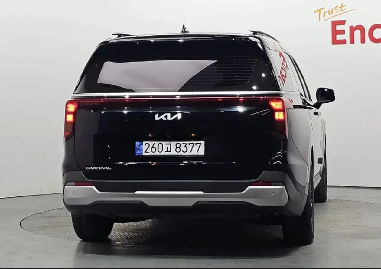 Kia Carnival PRESTIGE* 9* МЕСТА* ПОДГРЕВ* ОБДУХВАНЕ* 360КАМЕРА*, снимка 4 - Автомобили и джипове - 54161696