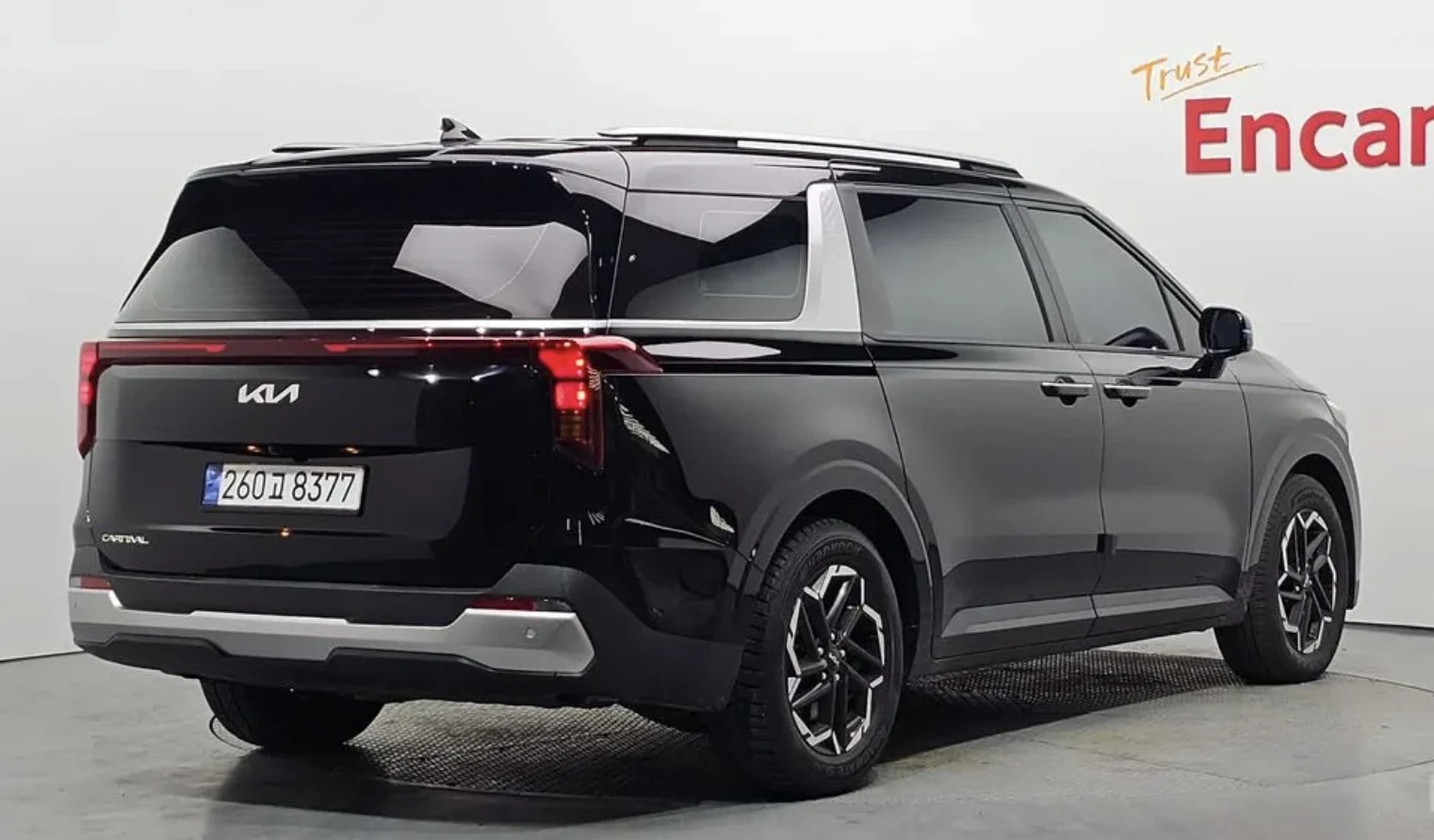 Kia Carnival PRESTIGE* 9* МЕСТА* ПОДГРЕВ* ОБДУХВАНЕ* 360КАМЕРА*, снимка 2 - Автомобили и джипове - 54161696