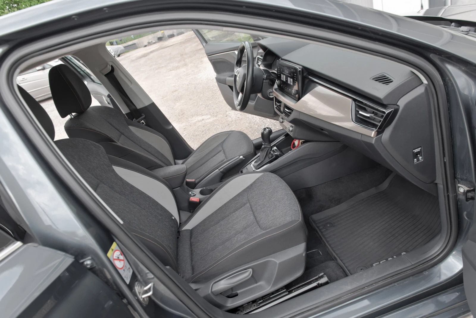 Skoda Scala 1.5 TSI, снимка 10 - Автомобили и джипове - 54617863