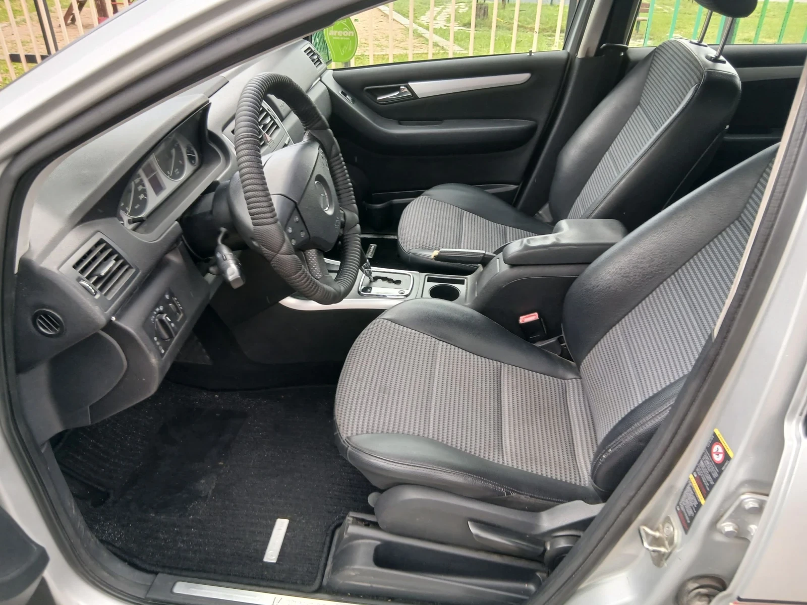 Mercedes-Benz B 200 TURBO, снимка 9 - Автомобили и джипове - 54857414