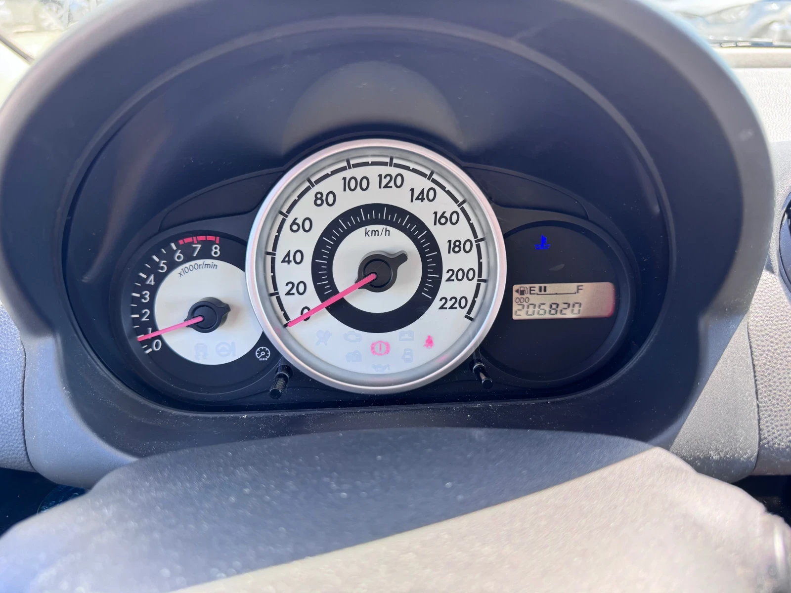 Mazda 2 1, 4 I 75 PS, снимка 10 - Автомобили и джипове - 55085435