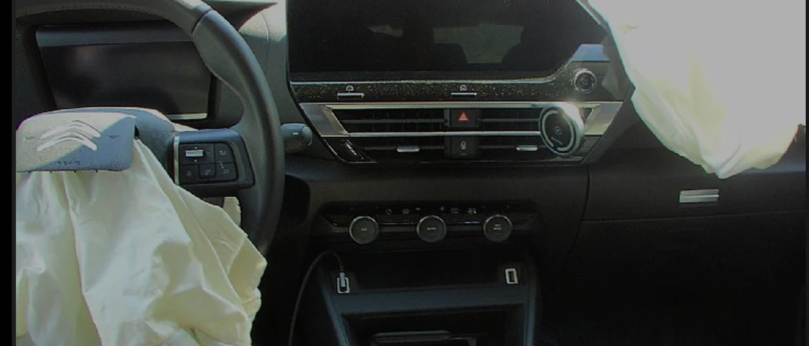 Citroen C4 ELETRIK 50kw, снимка 5 - Автомобили и джипове - 55168436