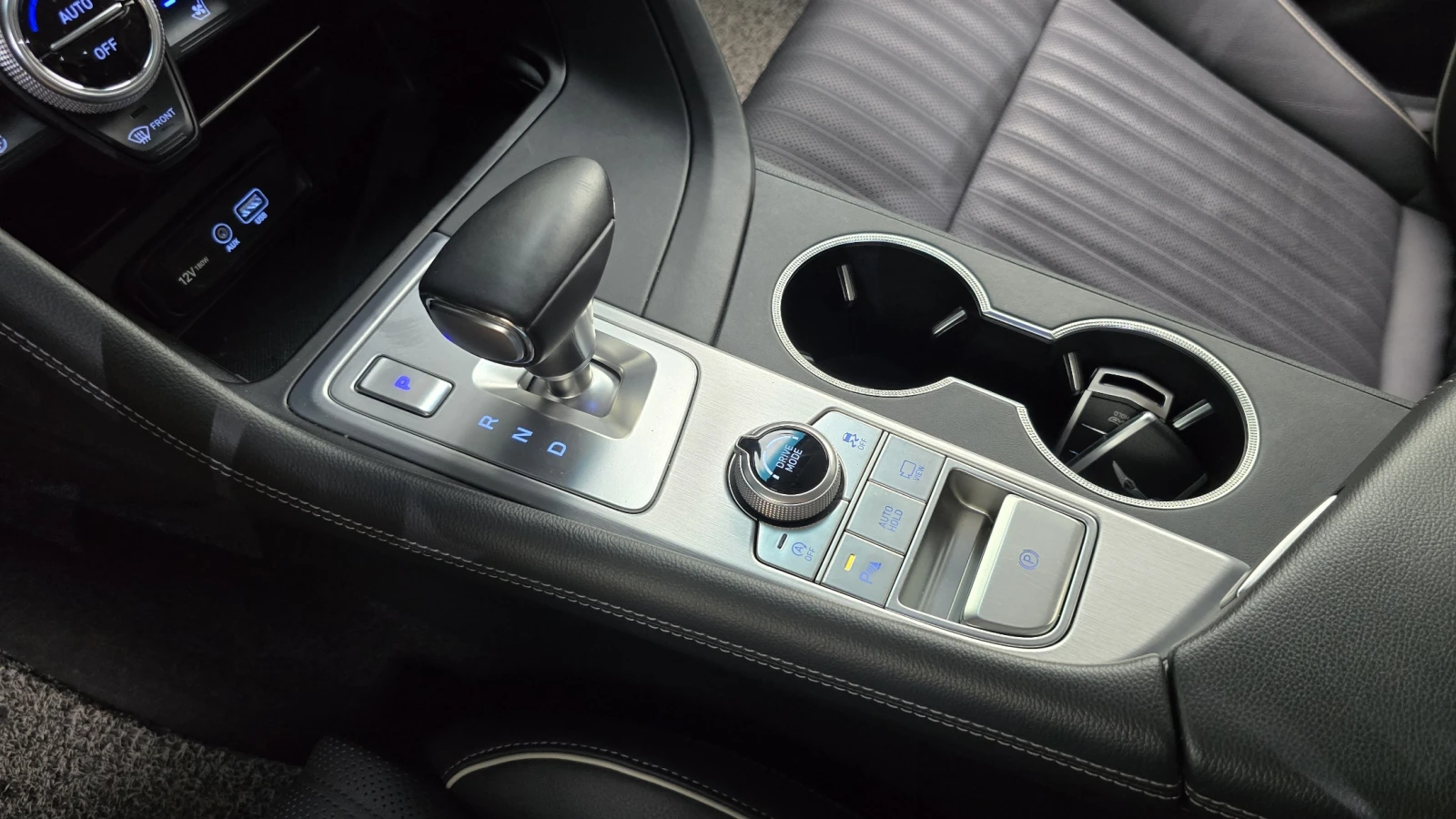 Genesis G70 2.0* ЕЛ. БАГАЖНИК* BLIND SPOT* КРАЙНА ЦЕНА, снимка 9 - Автомобили и джипове - 55243926