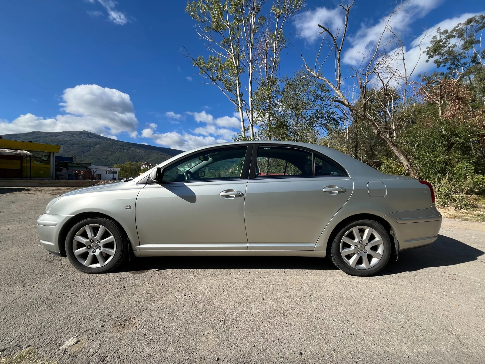 Toyota Avensis, снимка 2 - Автомобили и джипове - 56175875