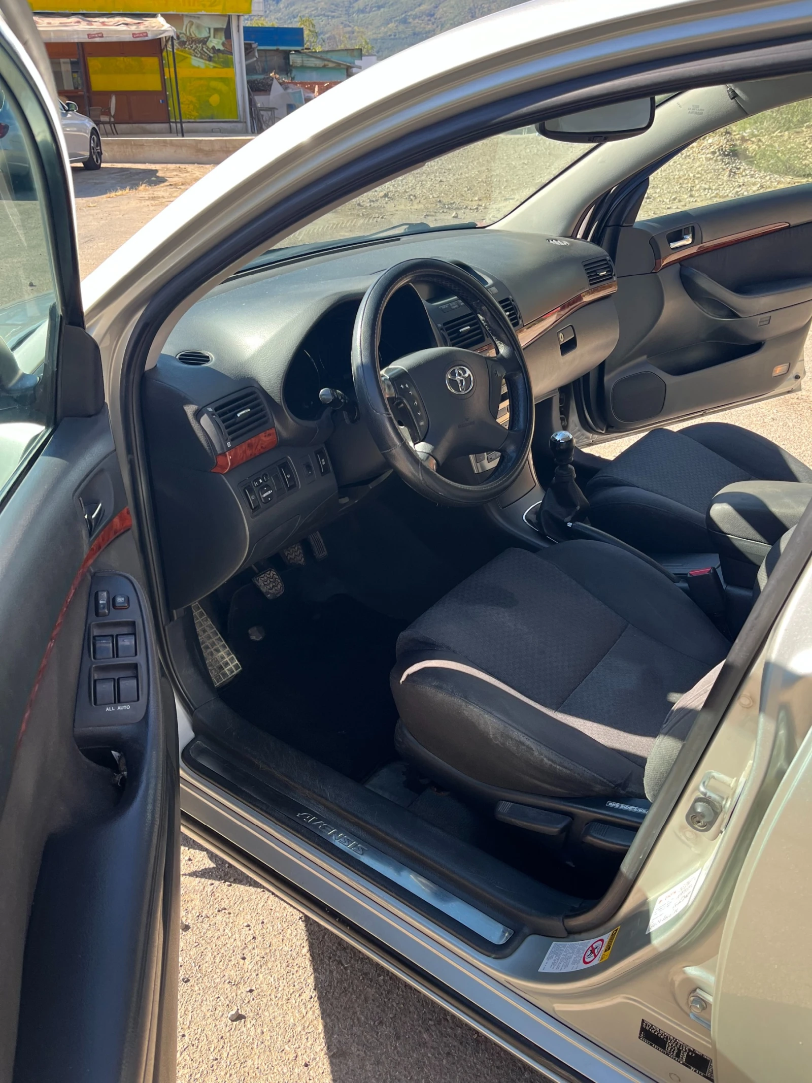 Toyota Avensis, снимка 5 - Автомобили и джипове - 56175875
