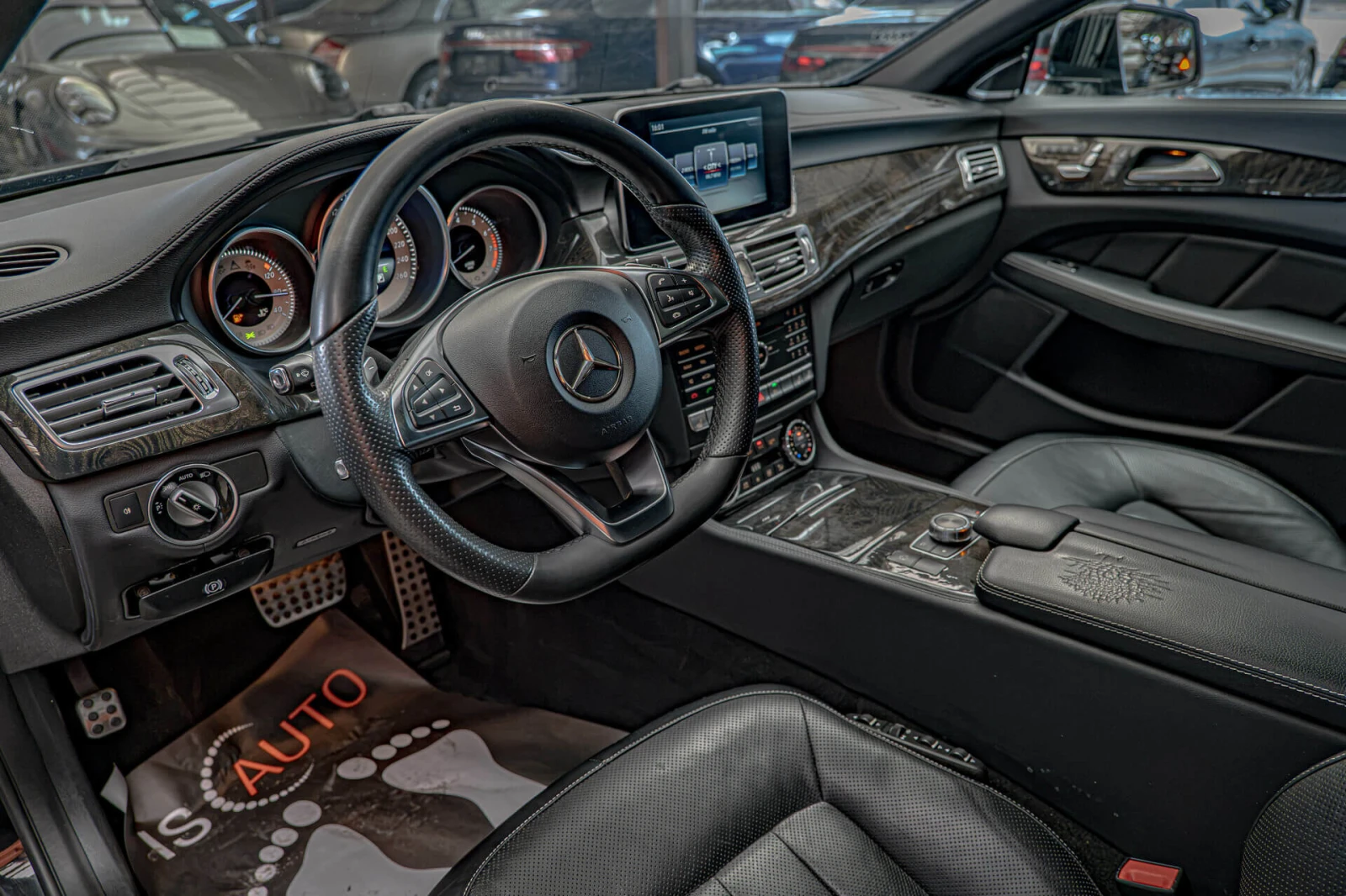 Mercedes-Benz CLS 500 V8 BiTurbo/Harman Kardon/Обдухване/Камера/Дистр./B, снимка 6 - Автомобили и джипове - 56201873