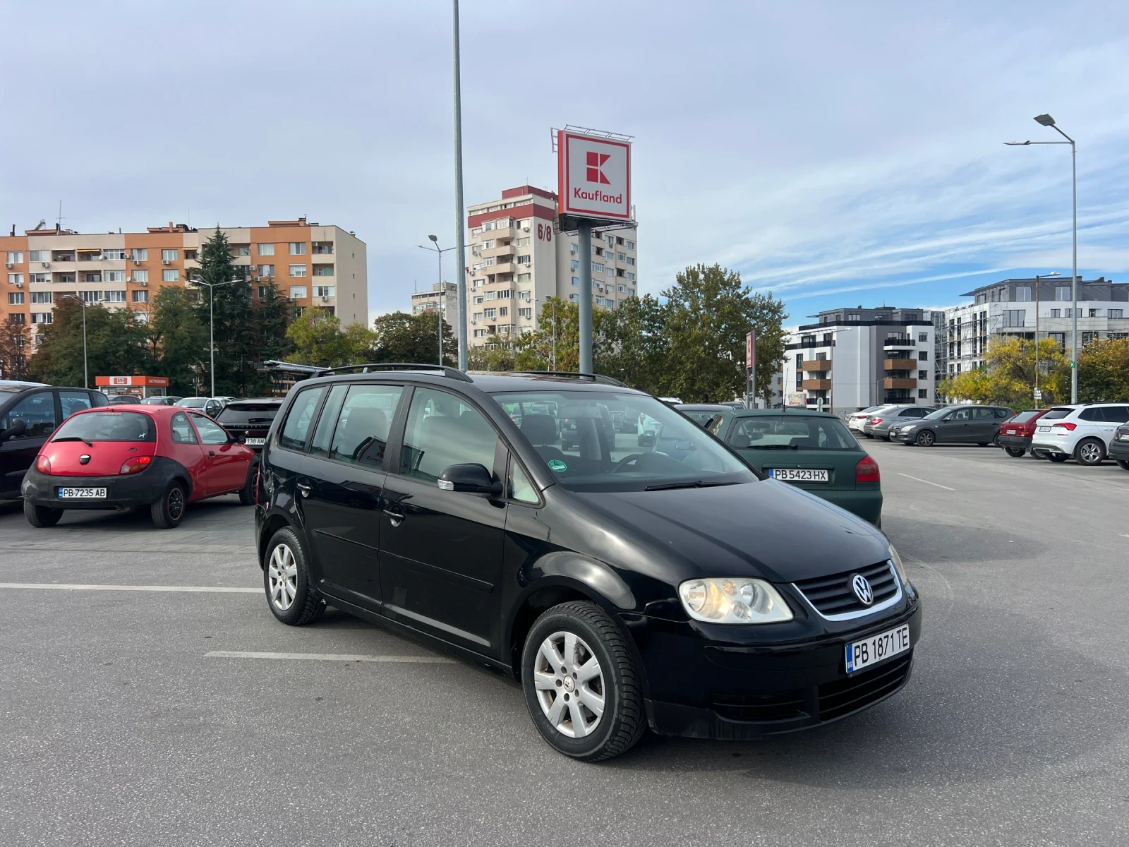 VW Touran 1.9 , снимка 5 - Автомобили и джипове - 56554895