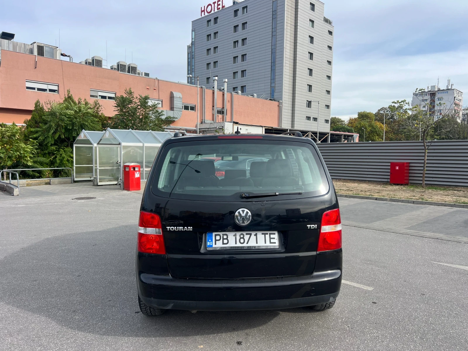 VW Touran 1.9 , снимка 6 - Автомобили и джипове - 56554895