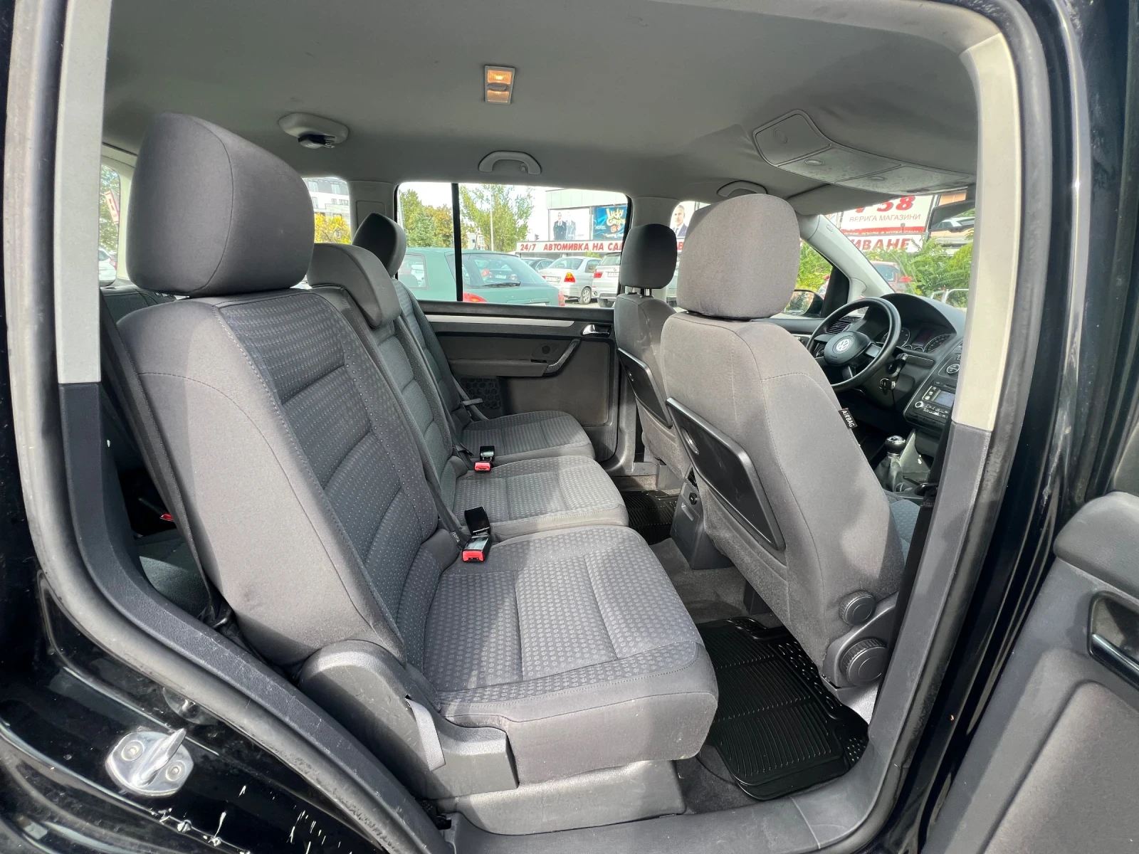 VW Touran 1.9 , снимка 9 - Автомобили и джипове - 56554895