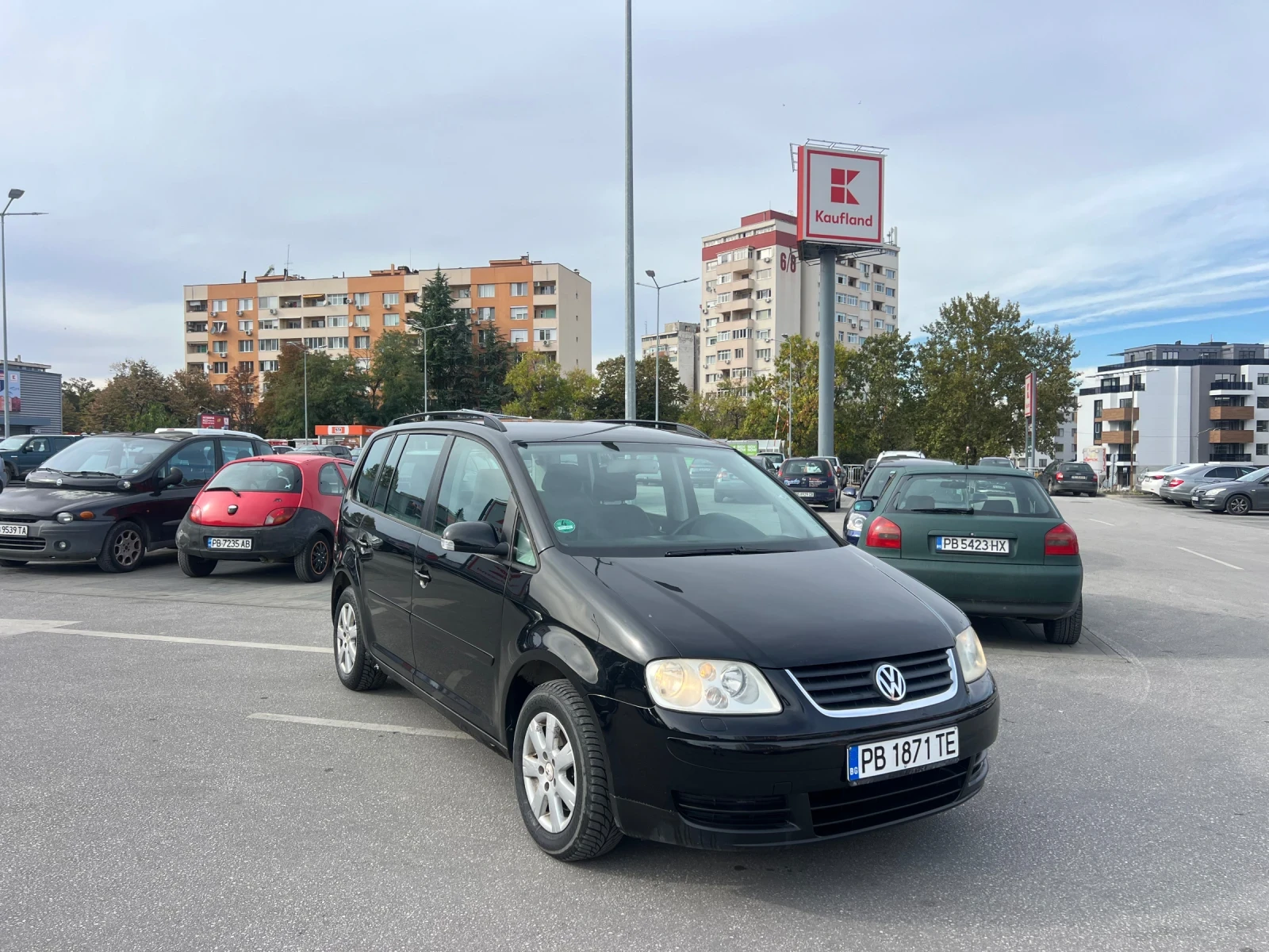 VW Touran 1.9 , снимка 4 - Автомобили и джипове - 56554895