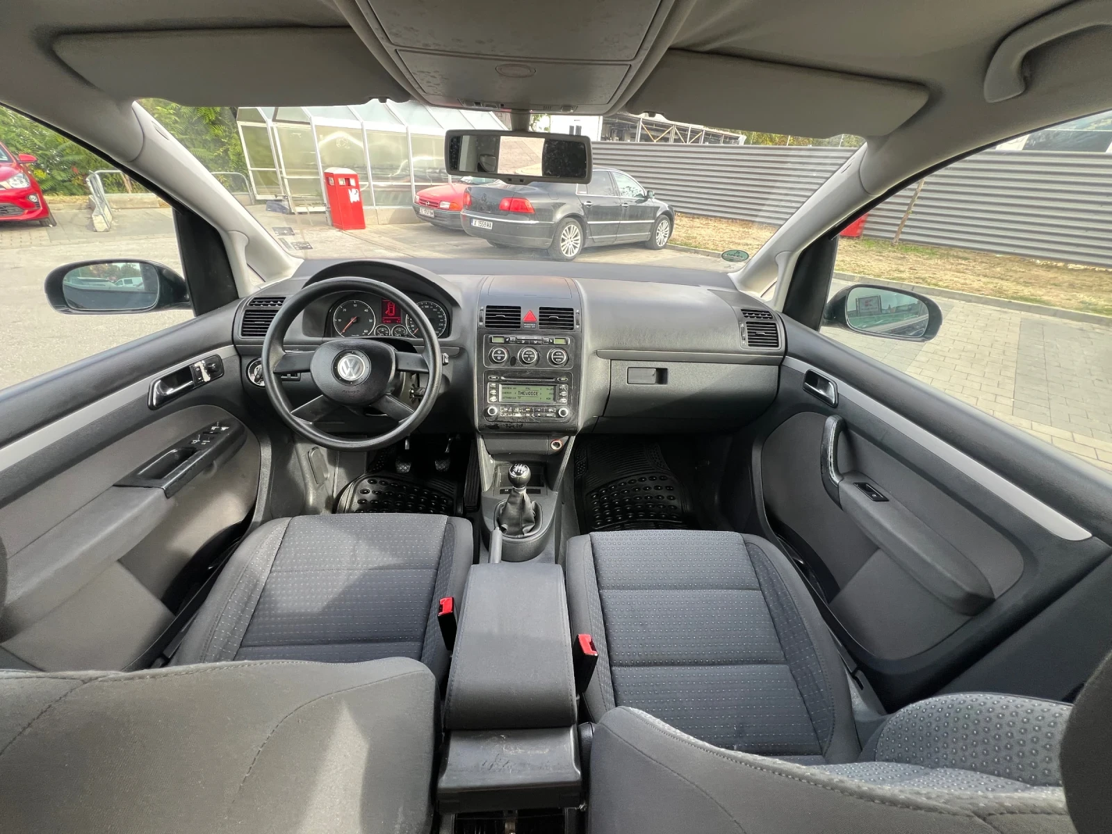 VW Touran 1.9 , снимка 10 - Автомобили и джипове - 56554895