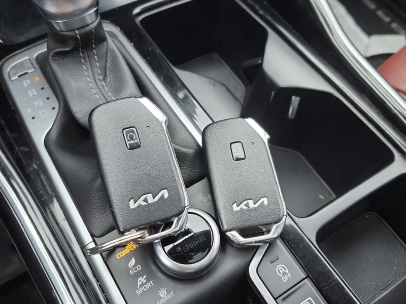 Kia Sorento * SX 4D UTILITY AT AWD 6P * CARFAX * , снимка 13 - Автомобили и джипове - 53323696