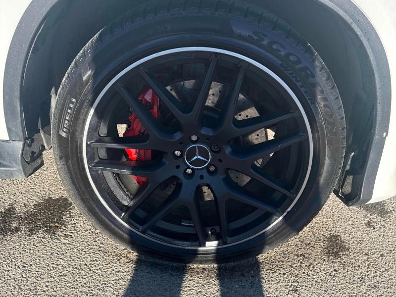 Mercedes-Benz GLE 63 S AMG  * * ОБДУХВАНЕ * * ШИТО ТАБЛО * * СЕРВИЗНА ИСТОРИЯ, снимка 7 - Автомобили и джипове - 53567124