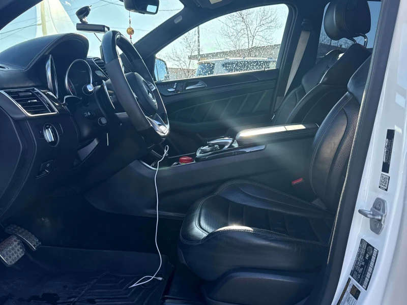 Mercedes-Benz GLE 63 S AMG  * * ОБДУХВАНЕ * * ШИТО ТАБЛО * * СЕРВИЗНА ИСТОРИЯ, снимка 8 - Автомобили и джипове - 53567124