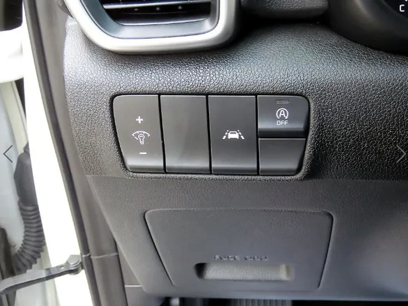Kia Sportage The Bold Diesel 1.6 2Wd Luxury, снимка 12 - Автомобили и джипове - 55015821