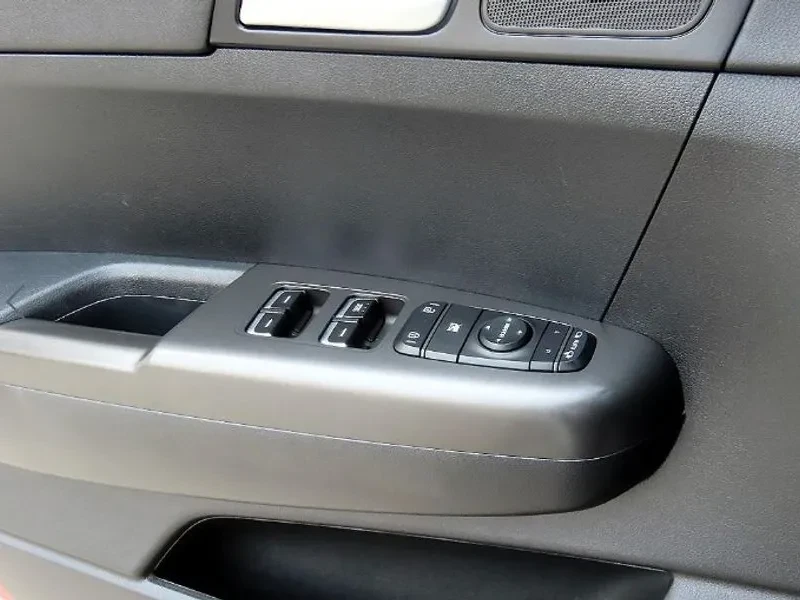 Kia Sportage The Bold Diesel 1.6 2Wd Luxury, снимка 11 - Автомобили и джипове - 55015821