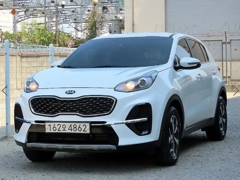 Kia Sportage The Bold Diesel 1.6 2Wd Luxury, снимка 2 - Автомобили и джипове - 55015821